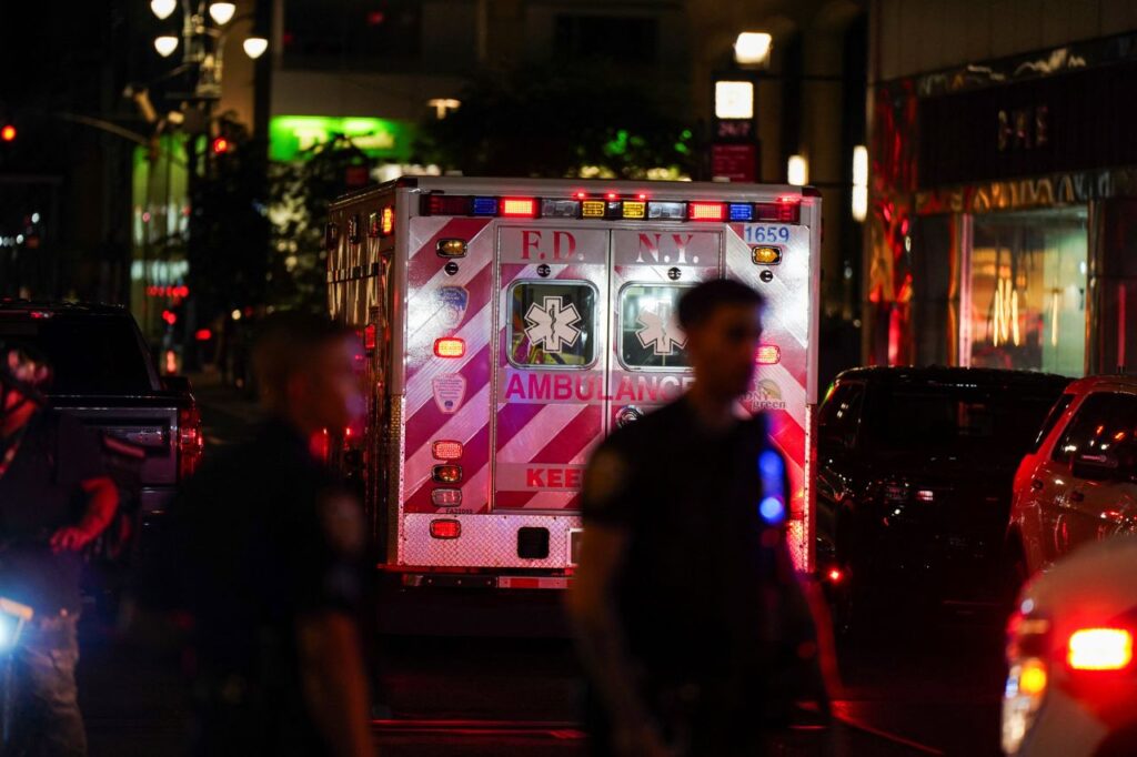 An FDNY ambulance departs the scene of a reported shooter situation in the Manhattan borough of New York City, U.S. July 28, 2025. © Bing Guan/Reuters