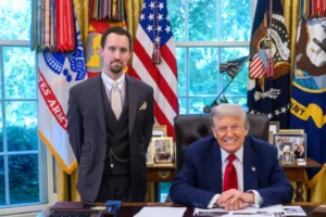 Economist E.J. Antoni and President Donald Trump in the Oval Office of the White House on August 11, 2025. © @realDonaldTrump/Truth Social