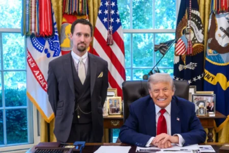 Economist E.J. Antoni and President Donald Trump in the Oval Office of the White House on August 11, 2025. © @realDonaldTrump/Truth Social