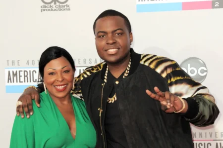 Sean Kingston, right, and his mother Janice Turner arrive at the 40th anniversary American Music Awards, Nov. 18, 2012, in Los Angeles. © Jordan Strauss/Invision/AP, File