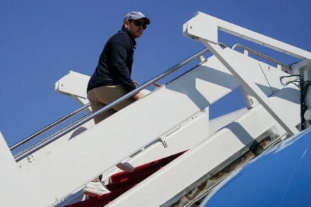 U.S. Secretary of State Marco Rubio boards a plane, as he departs for Israel at Joint Base Andrews, Md., on Sept. 13, 2025. © Nathan Howard/Pool via Reuters