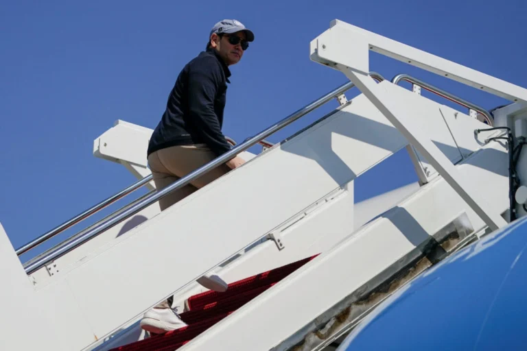 Rubio heads to Israel following stalled Gaza talks, Doha strike U.S. Secretary of State Marco Rubio boards a plane, as he departs for Israel at Joint Base Andrews, Md., on Sept. 13, 2025. © Nathan Howard/Pool via Reuters
