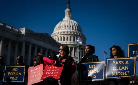 The US Congress scrambled Thursday to approve temporary funding to thwart a partial government shutdown. © AFP