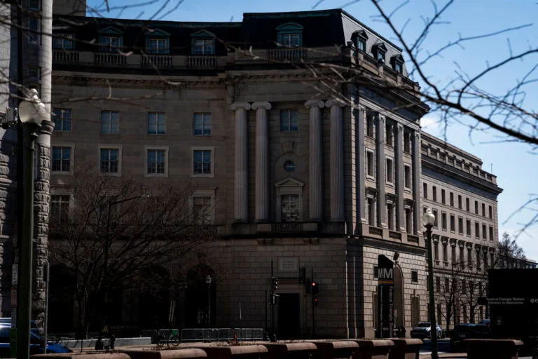 Judge denounces Trump’s I.R.S. suit as improper exercise in self-dealing The Internal Revenue Service office building in Washington. President Trump sued the I.R.S. in January, blaming it for the leak of his tax returns during his first term. (Haiyun Jiang/The New York Times)