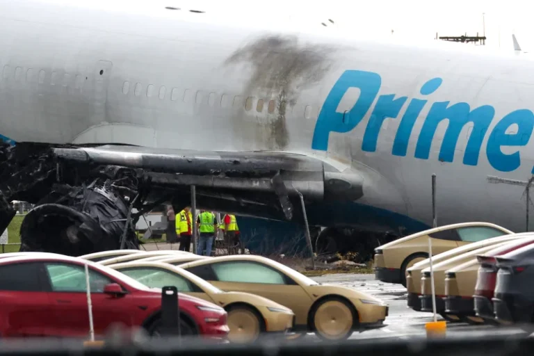 Cargo jet tried to abort unsteady landing before Miami crash, flight data indicates An Amazon cargo plane sits at Miami International Airport after overshooting a runway on Monday, Sept. 7, 2026, in Miami. (David Santiago/AP)